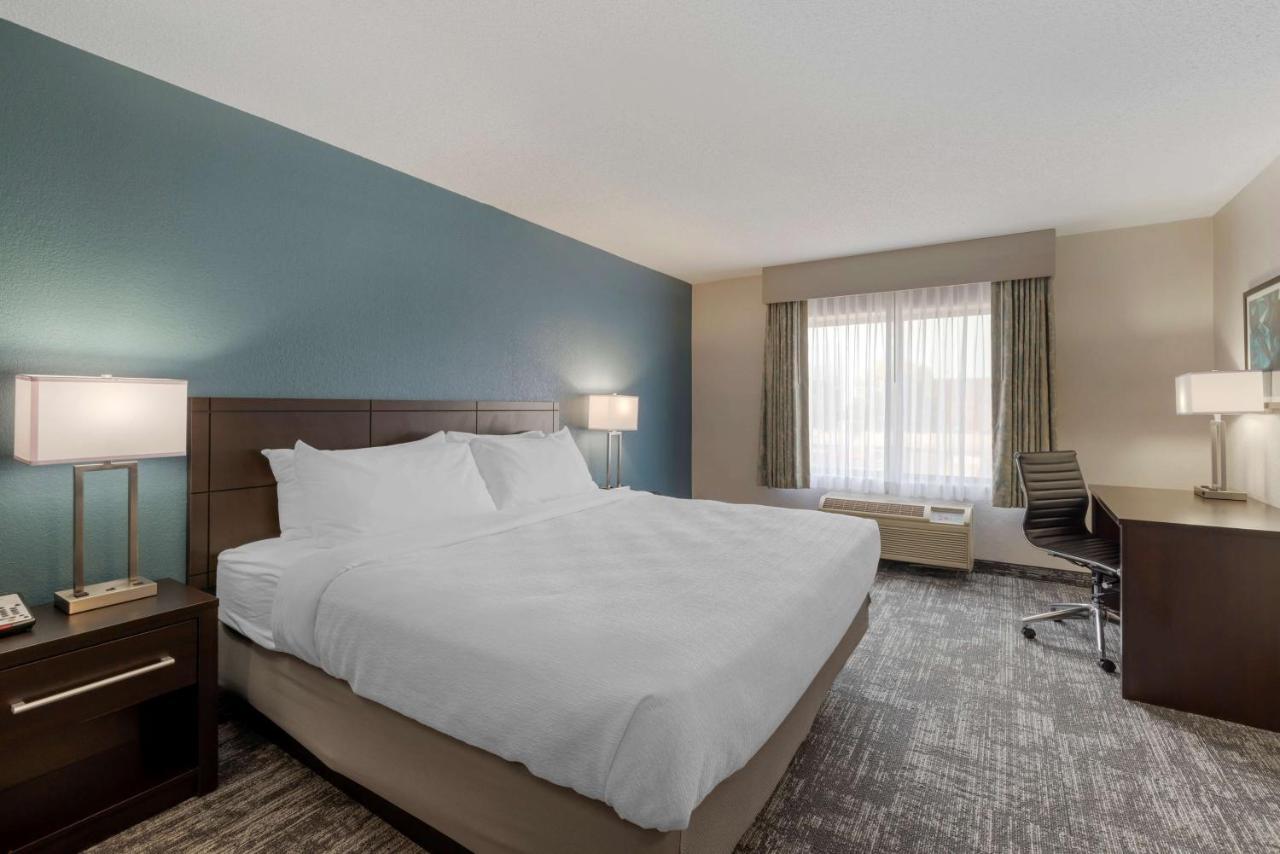 Best Western Watertown Inn & Suites Eksteriør billede
