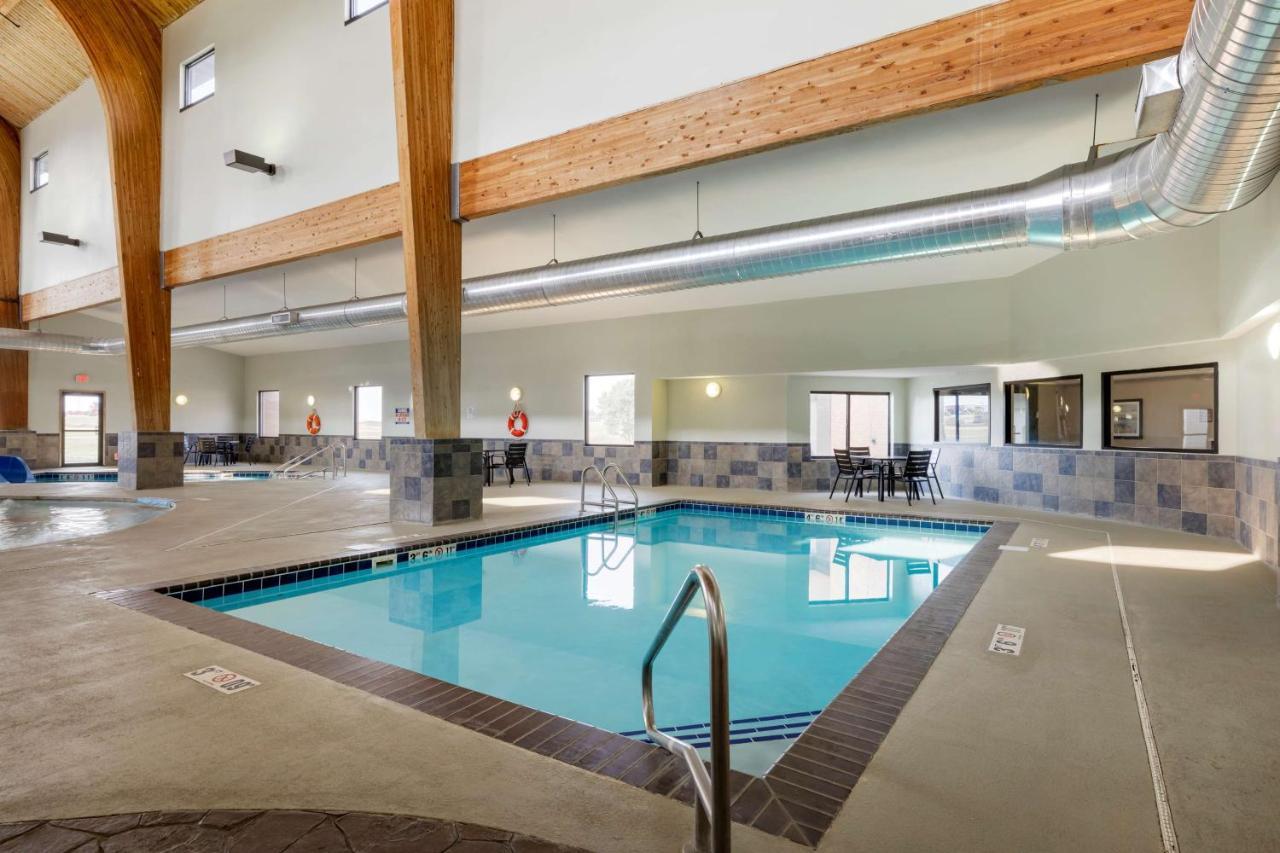 Best Western Watertown Inn & Suites Eksteriør billede