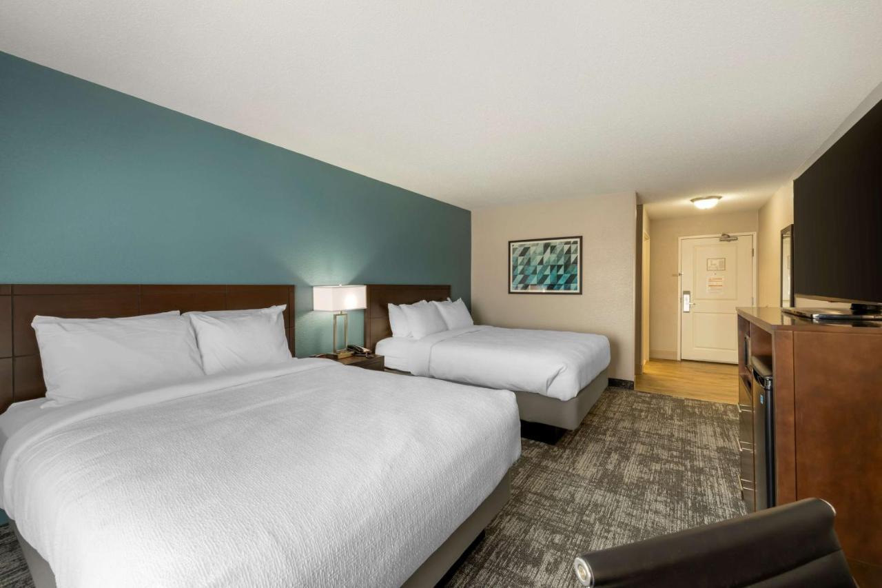 Best Western Watertown Inn & Suites Eksteriør billede
