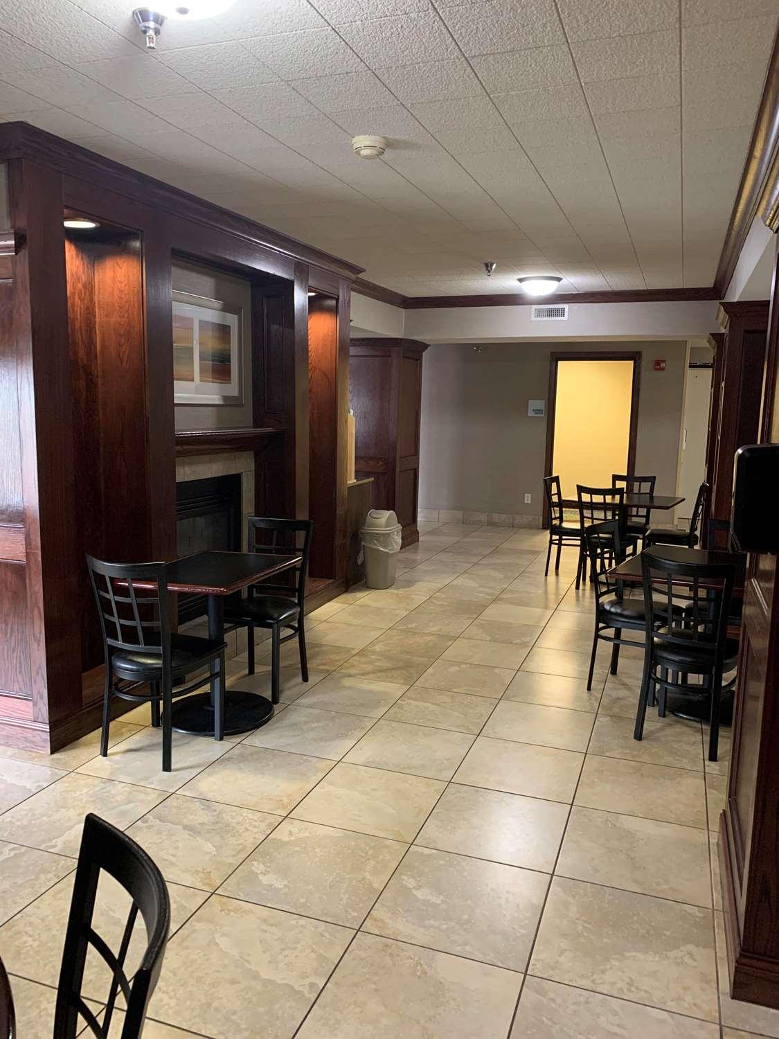 Best Western Watertown Inn & Suites Eksteriør billede