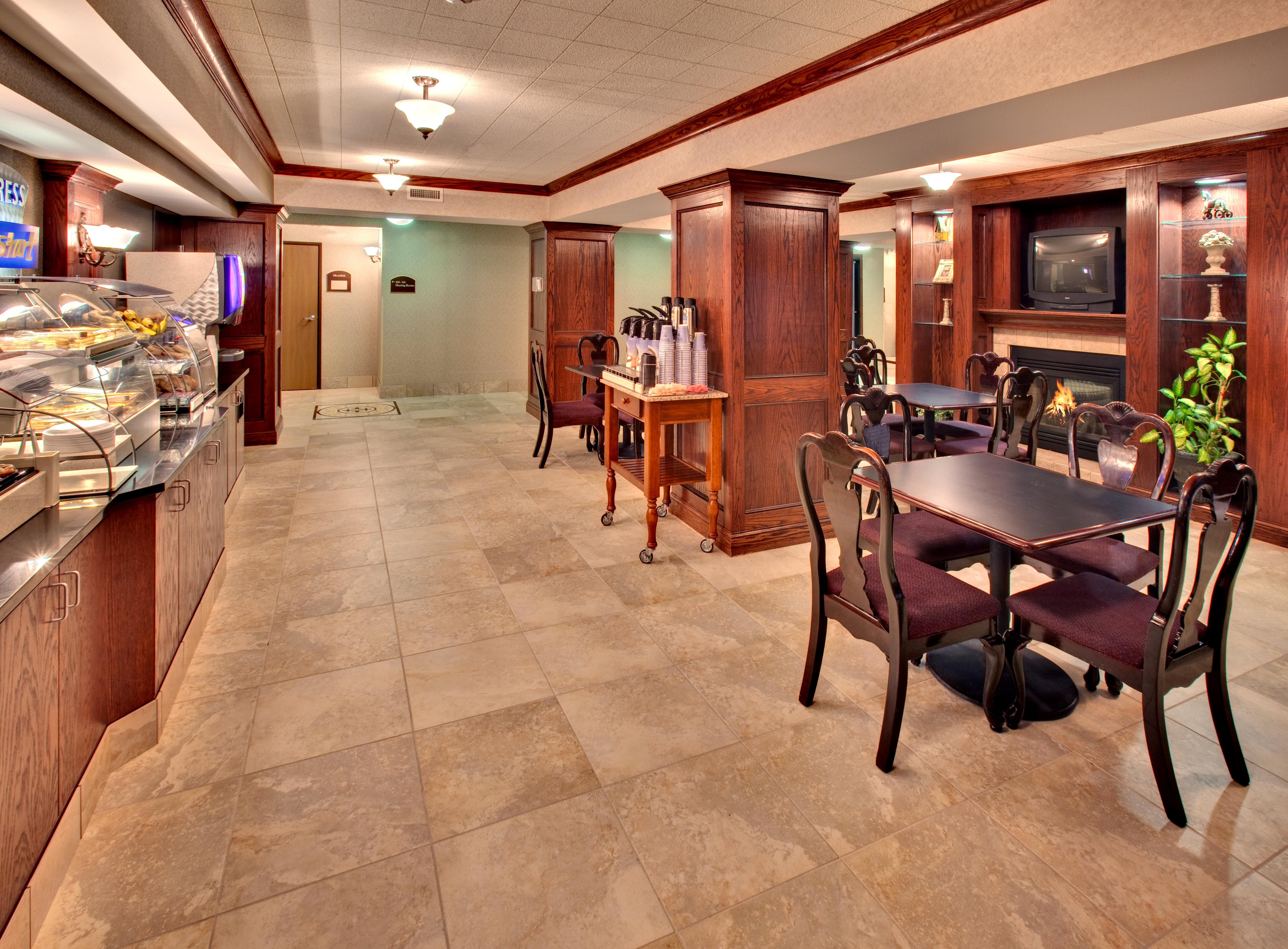 Best Western Watertown Inn & Suites Eksteriør billede